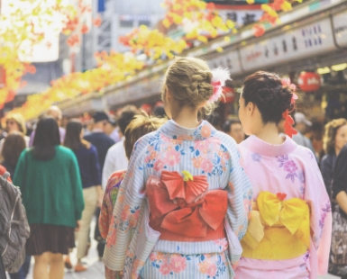 観光をしているインバウンド観光客